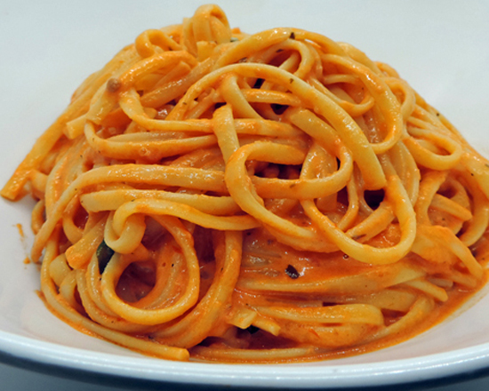 LINGUINE Tomato Cream & Green Peas (LG) image